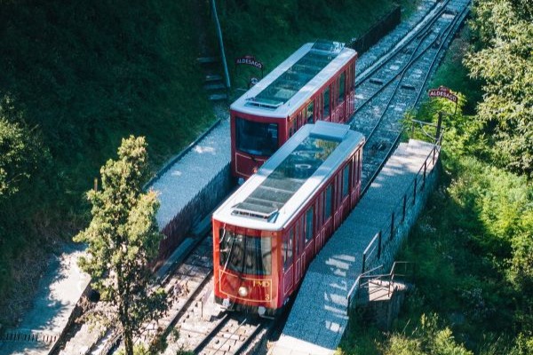 2 vetture-MonteBre_Estate_MiloZanecchia_sito1